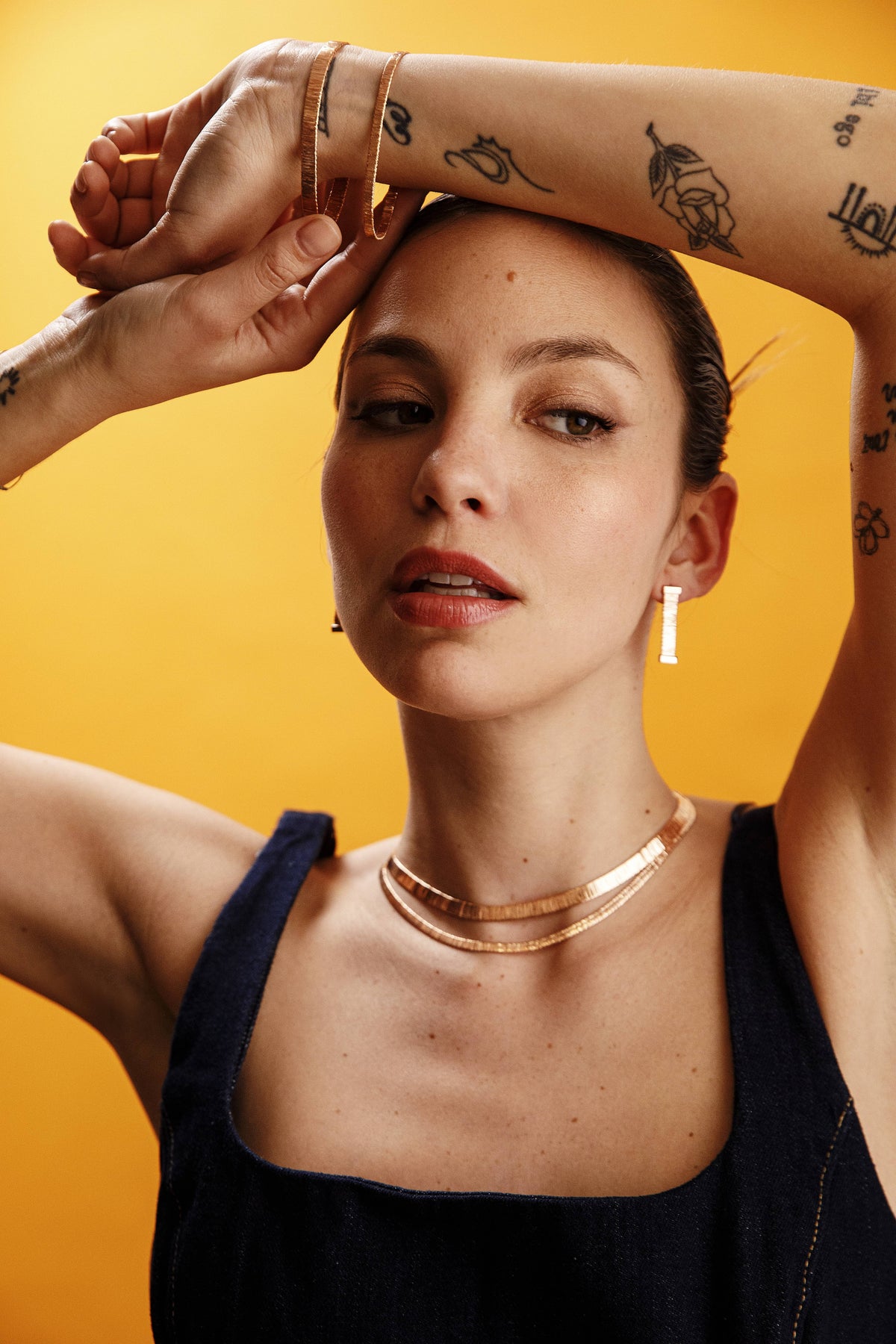 THIN ENDLESS WIRE NECKLACE