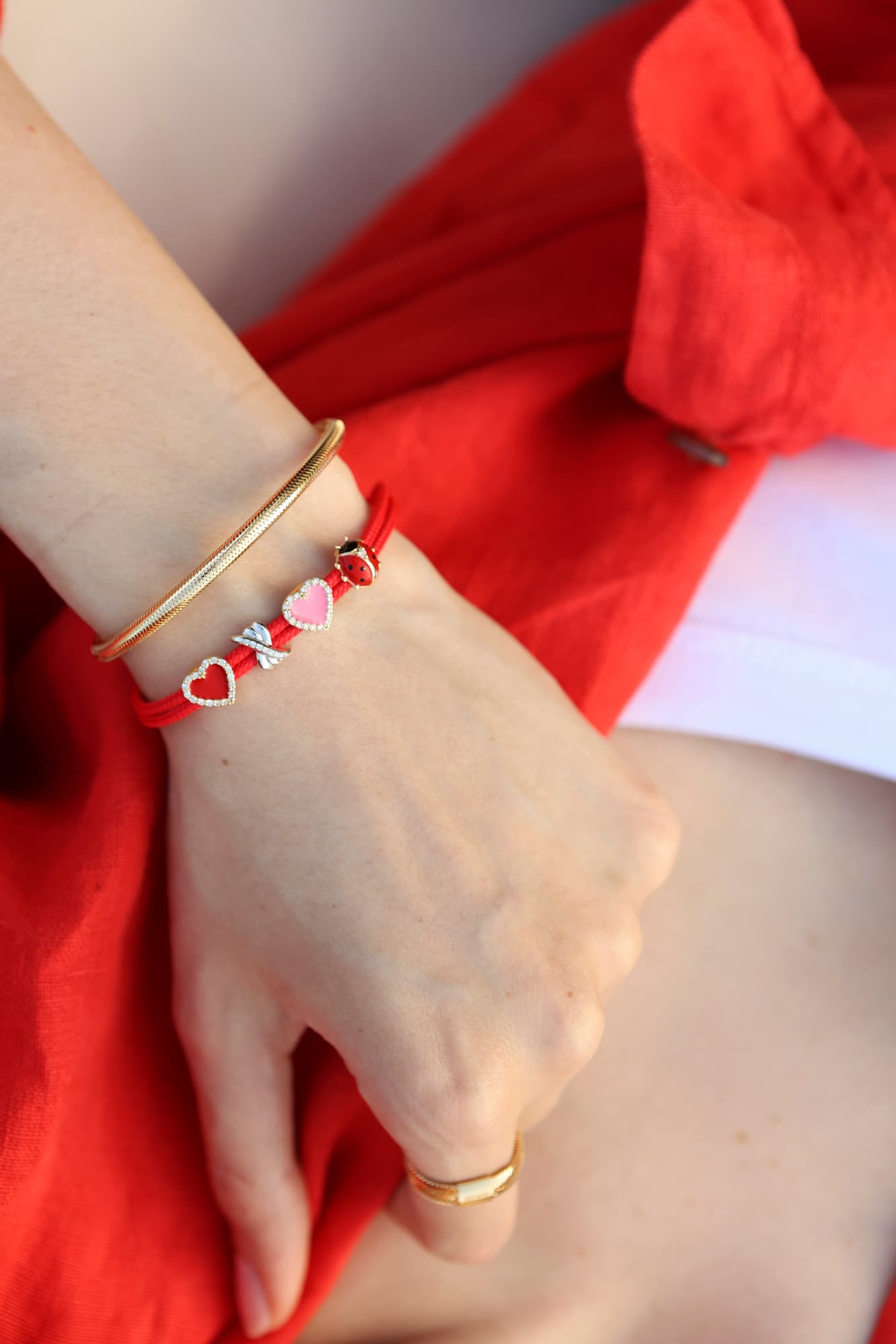 KEEP CLOSE CHARM